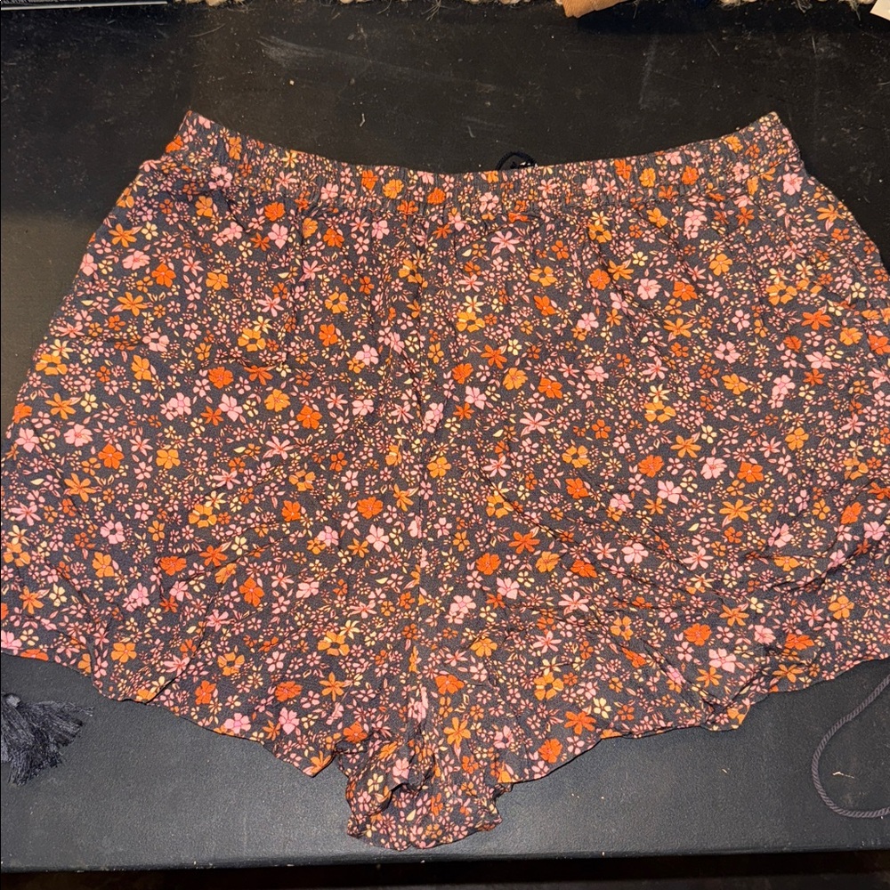 Spell Love Jerry Vibrant Floral Shorts in Balmy Nights Size XL NWT